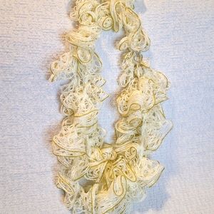 Fashion collar  /  fashion accessory